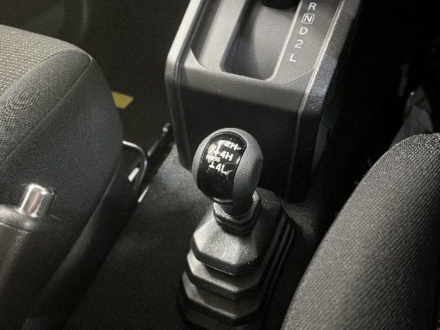 SUZUKI JIMNY 4WD 2023 Image 31