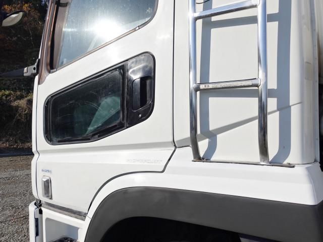 MITSUBISHI FUSOU SUPER GREAT 2017 Image 31