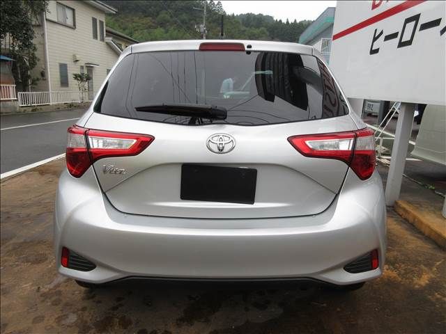 TOYOTA VITZ 2017 Image 31