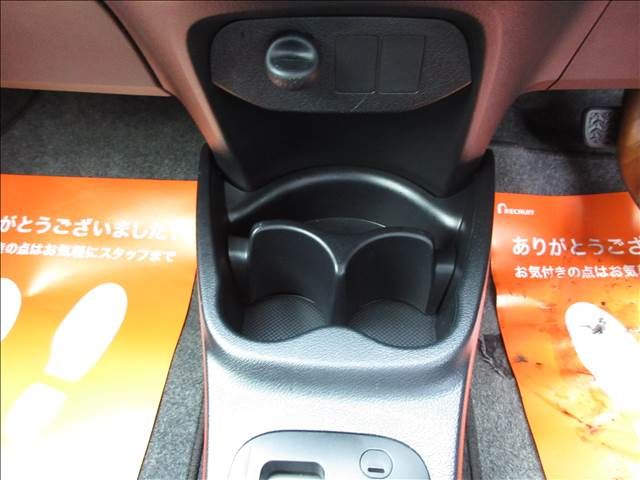 TOYOTA VITZ 2017 Image 31