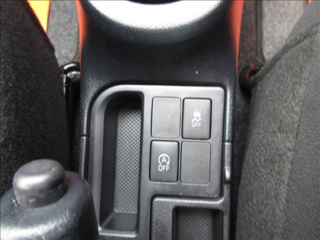 TOYOTA VITZ 2017 Image 31