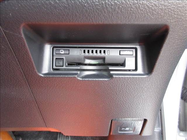 TOYOTA VITZ 2017 Image 31