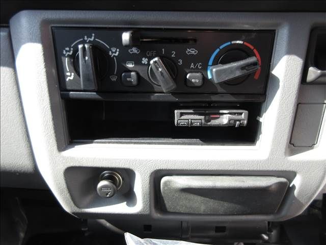 NISSAN CLIPPER VAN 2010 Image 31