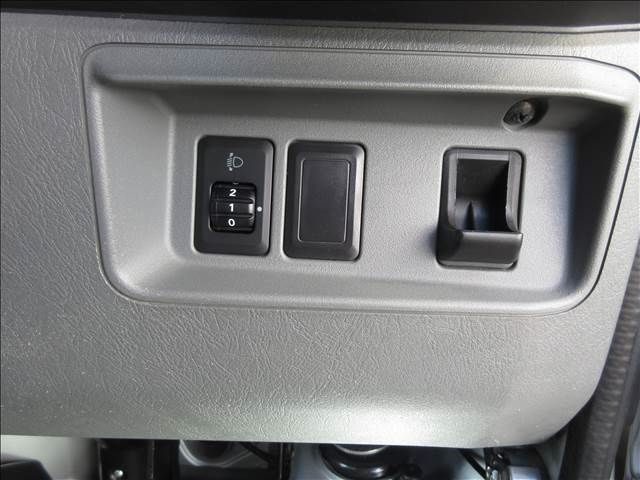 NISSAN CLIPPER VAN 2010 Image 31