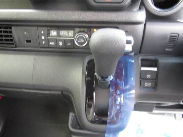 HONDA N BOX CUSTOM 2024 Image 31