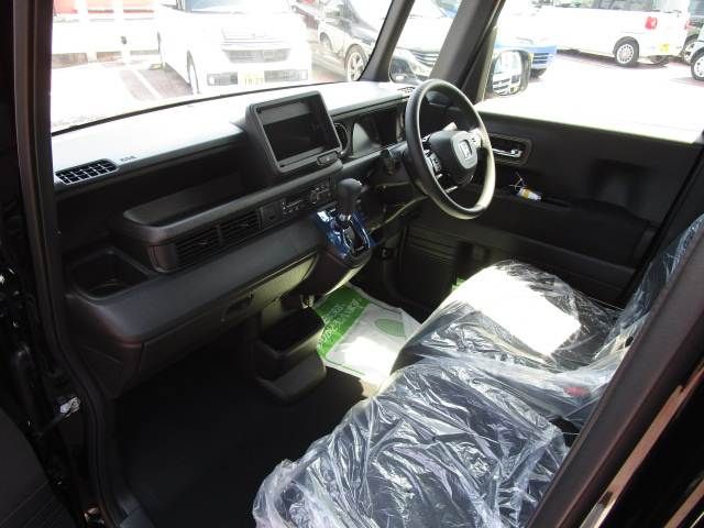 HONDA N BOX CUSTOM 2025 Image 31