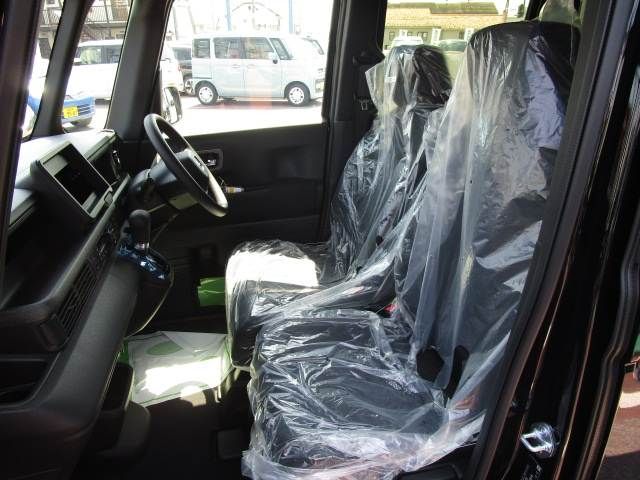 HONDA N BOX CUSTOM 2025 Image 31