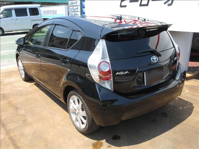 TOYOTA AQUA 2012 Image 31