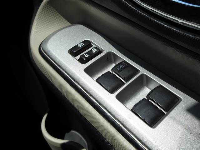 TOYOTA AQUA 2012 Image 31