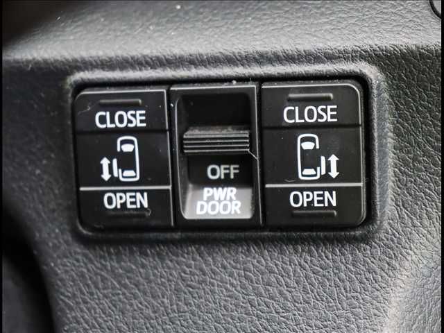 TOYOTA SIENTA HYBRID 2018 Image 31