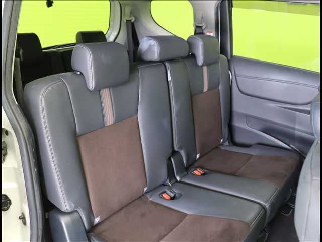 TOYOTA SIENTA HYBRID 2018 Image 31