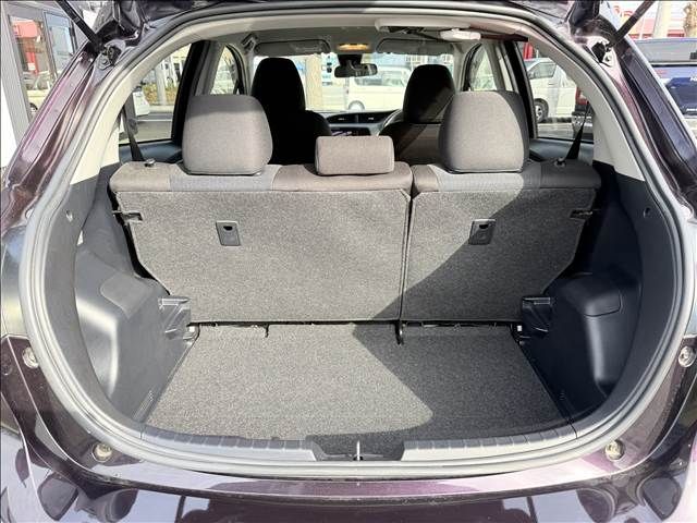 TOYOTA VITZ 2017 Image 31