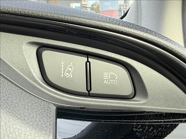 TOYOTA VITZ 2017 Image 31