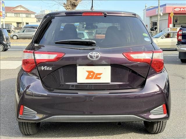 TOYOTA VITZ 2017 Image 31