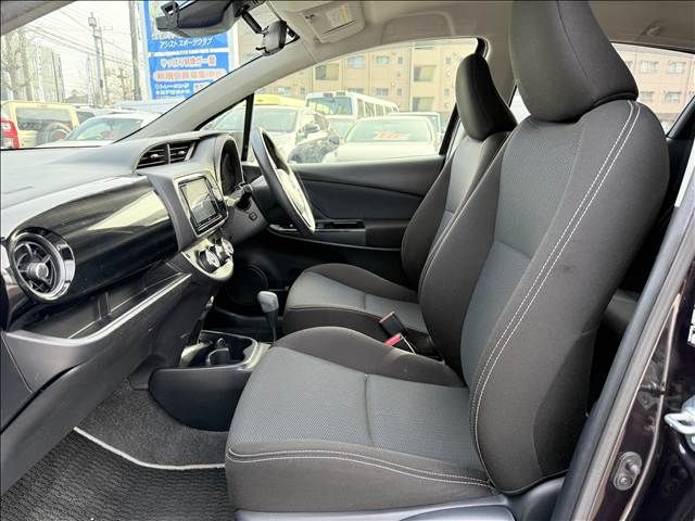 TOYOTA VITZ 2017 Image 31