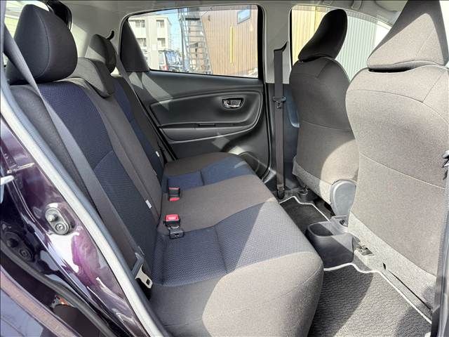 TOYOTA VITZ 2017 Image 31