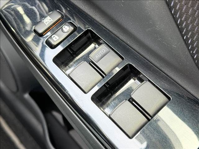 TOYOTA VITZ 2017 Image 31