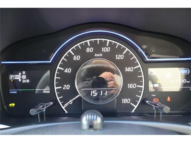 NISSAN NOTE 2017 Image 31