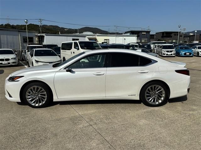 TOYOTA LEXUS ES300H 2019 Image 31