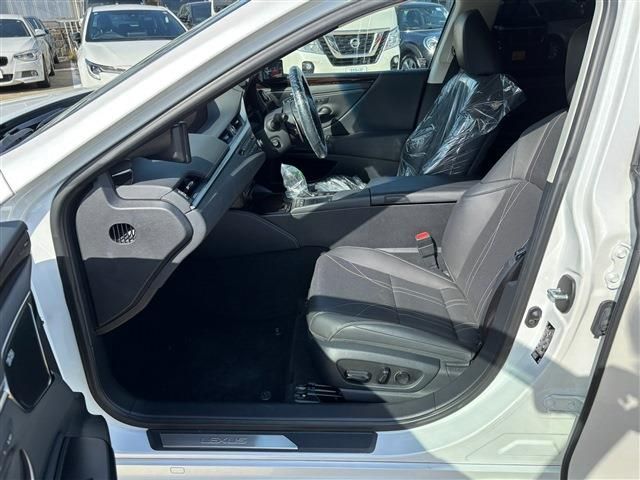 TOYOTA LEXUS ES300H 2019 Image 31