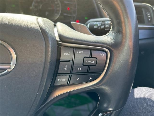 TOYOTA LEXUS ES300H 2019 Image 31