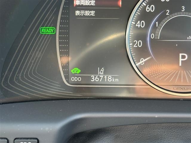 TOYOTA LEXUS ES300H 2019 Image 31