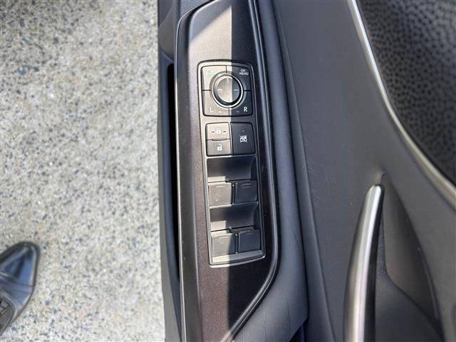 TOYOTA LEXUS ES300H 2019 Image 31