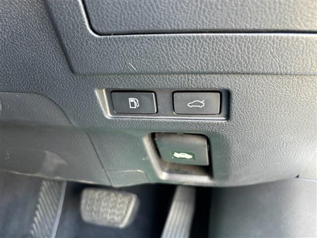 TOYOTA LEXUS ES300H 2019 Image 31