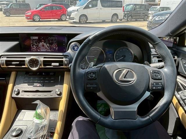 TOYOTA LEXUS RC300H 2020 Image 31