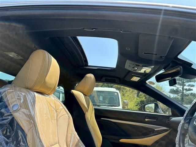 TOYOTA LEXUS RC300H 2020 Image 31