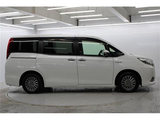 TOYOTA ESQUIRE HYBRID 2015 Image 31