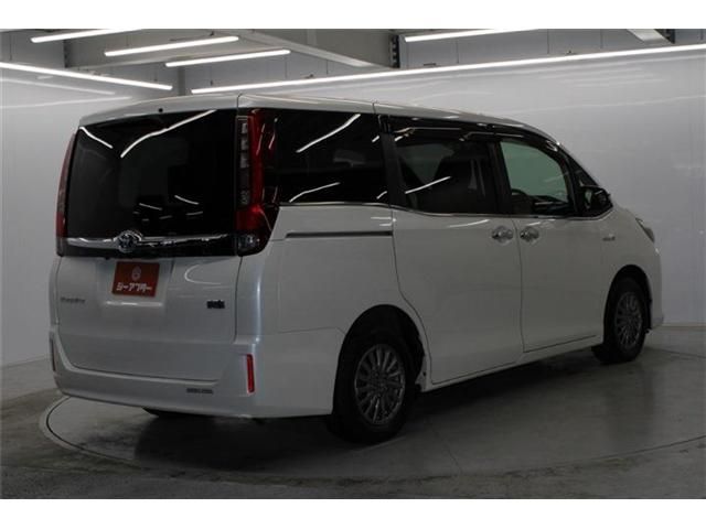 TOYOTA ESQUIRE HYBRID 2015 Image 31