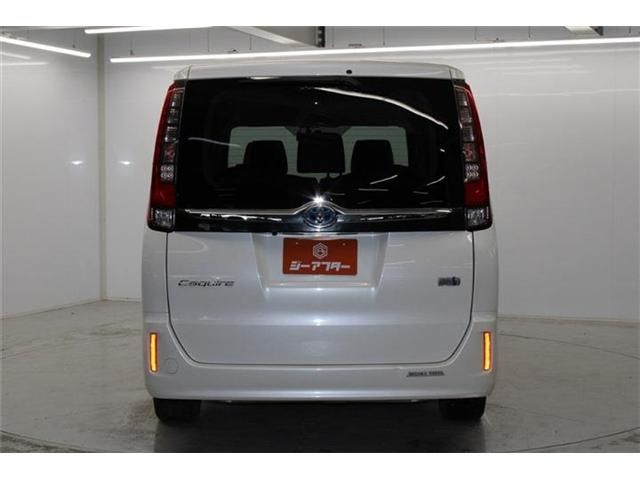 TOYOTA ESQUIRE HYBRID 2015 Image 31