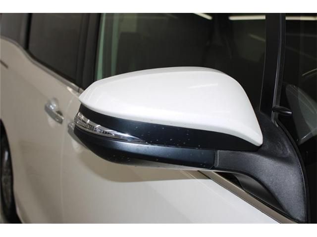 TOYOTA ESQUIRE HYBRID 2015 Image 31