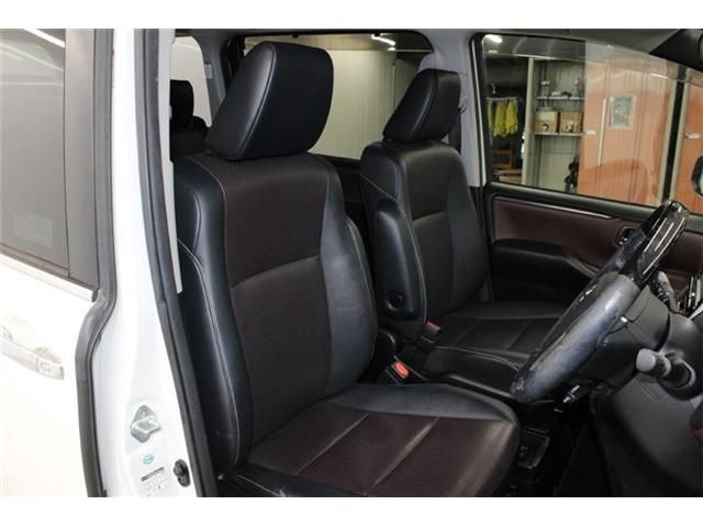 TOYOTA ESQUIRE HYBRID 2015 Image 31