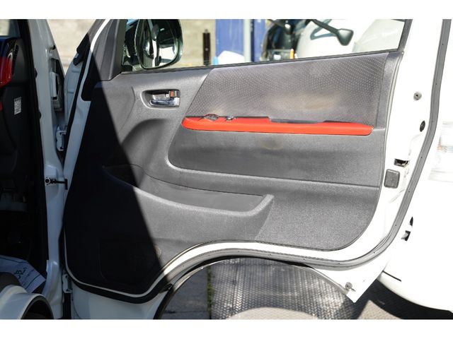 TOYOTA HIACE VAN 2WD 2014 Image 31