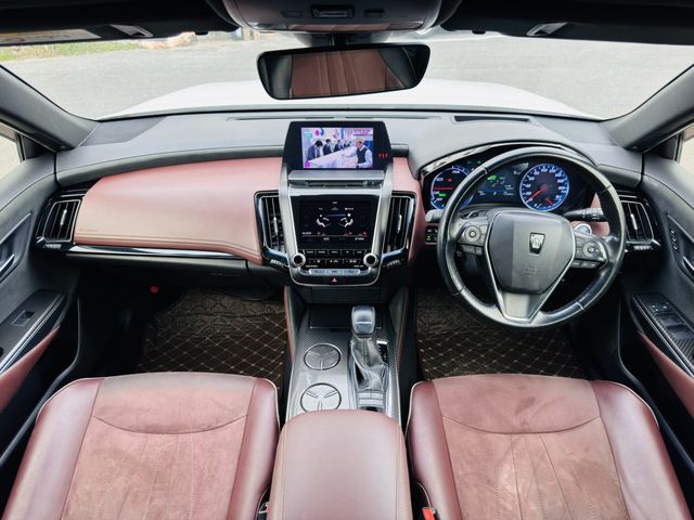 TOYOTA CROWN SEDAN HYBRID 2018 Image 31