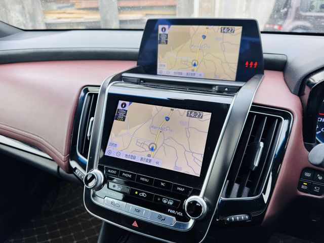 TOYOTA CROWN SEDAN HYBRID 2018 Image 31