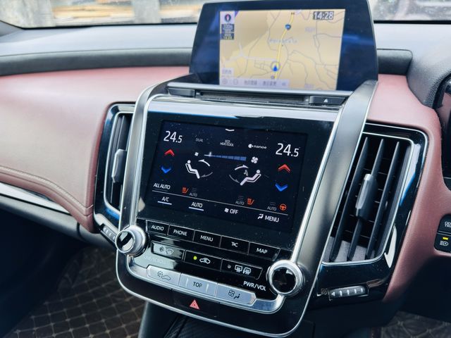 TOYOTA CROWN SEDAN HYBRID 2018 Image 31