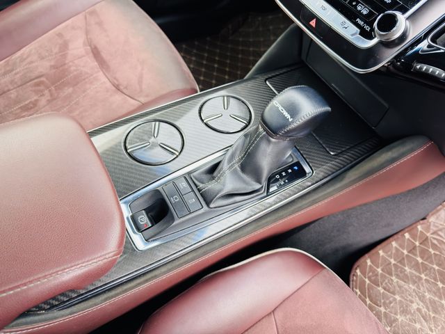 TOYOTA CROWN SEDAN HYBRID 2018 Image 31