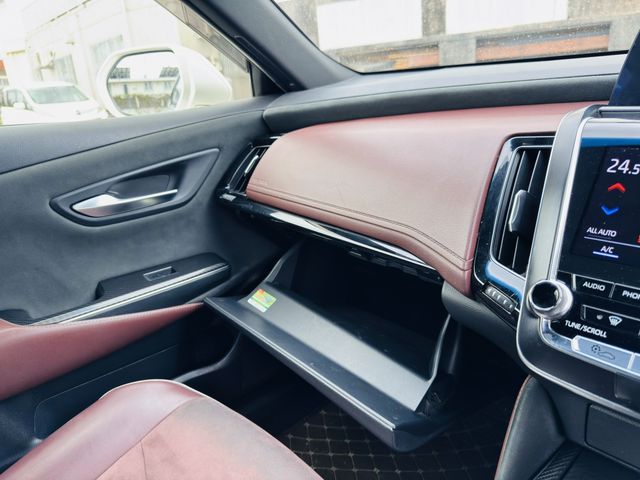 TOYOTA CROWN SEDAN HYBRID 2018 Image 31