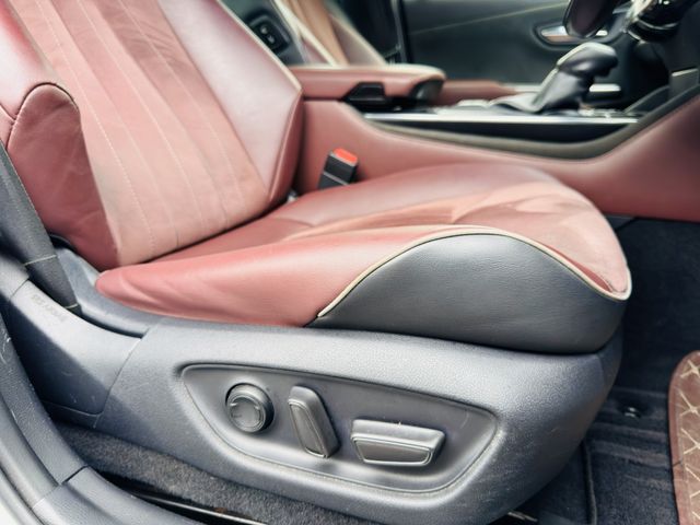 TOYOTA CROWN SEDAN HYBRID 2018 Image 31