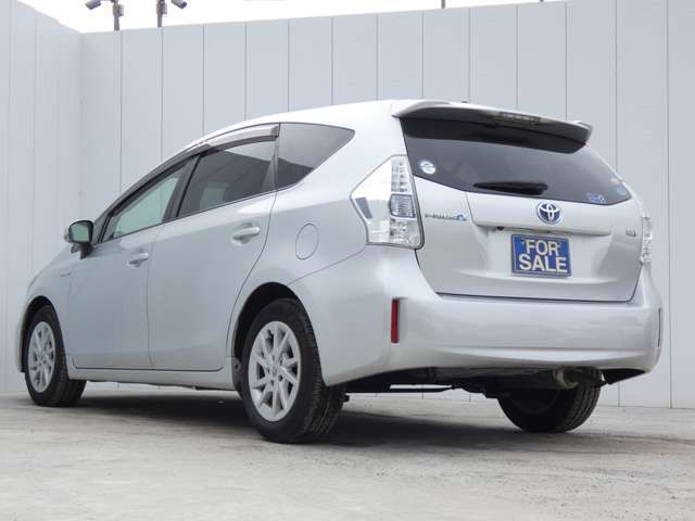 TOYOTA PRIUS ALPHA 2011 Image 31