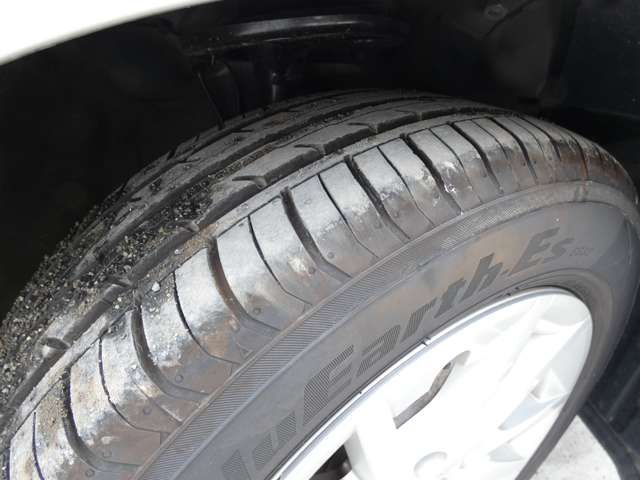 TOYOTA PRIUS ALPHA 2011 Image 31