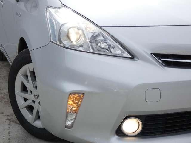 TOYOTA PRIUS ALPHA 2011 Image 31