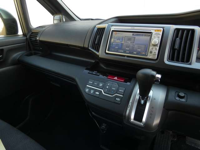 HONDA STEPWAGON SPADA 2010 Image 31