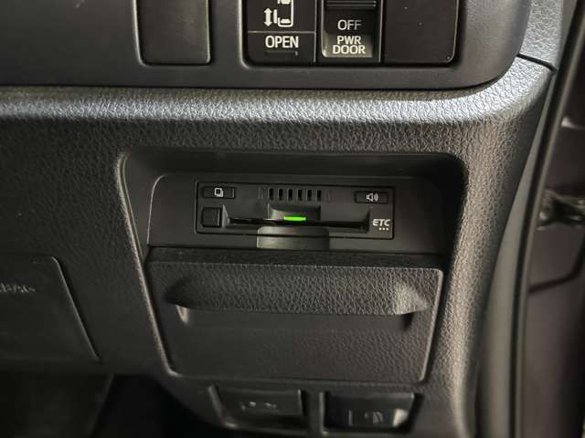 TOYOTA NOAH HYBRID 4WD 2016 Image 31