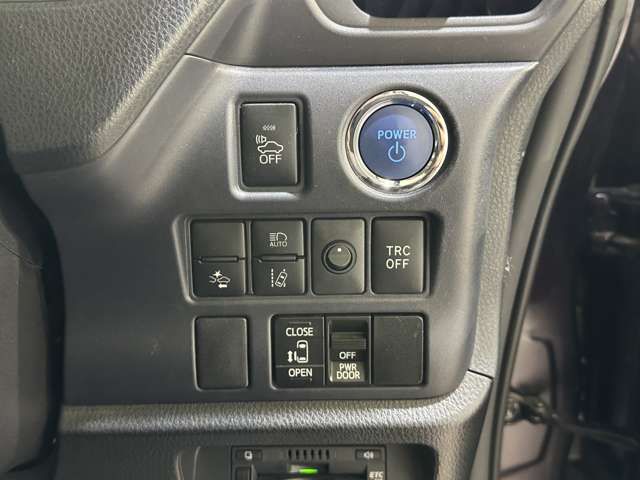 TOYOTA NOAH HYBRID 4WD 2016 Image 31