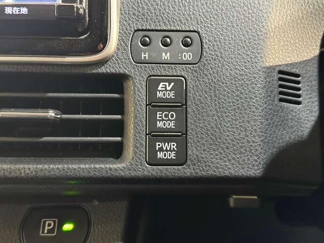 TOYOTA NOAH HYBRID 4WD 2016 Image 31