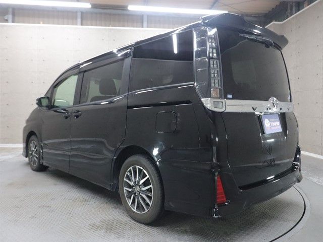 TOYOTA VOXY 2014 Image 31